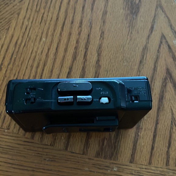 Vintage Sony Walkman WM FX33 Am/FM radio cassette player - Picture 6 of 8